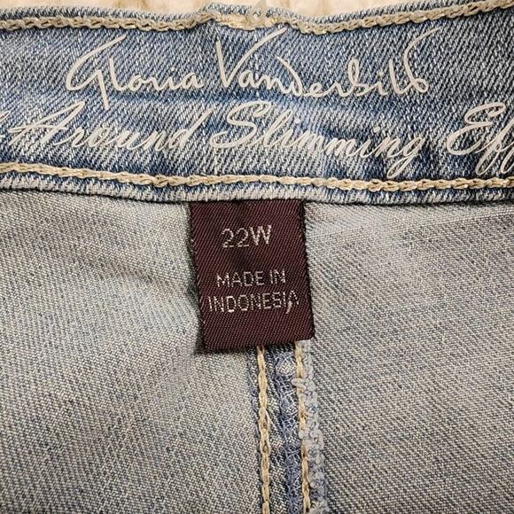 Gloria Vanderbilt Amanda floral embroidered‎ denim stretch Jean shorts plus 22 - Picture 7 of 10